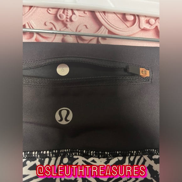 Lululemon Pace Pusher High Rise Crop Leggings Black White Animal Print Size 6 - Picture 4 of 9